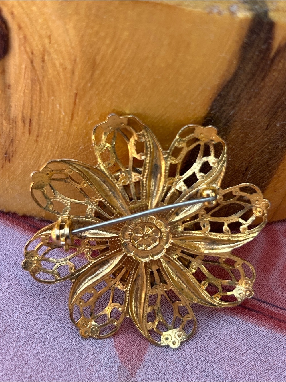 Vintage Gold Filigree Cameo Brooch with Coral and Ivory Profile - Picture 3 of 7